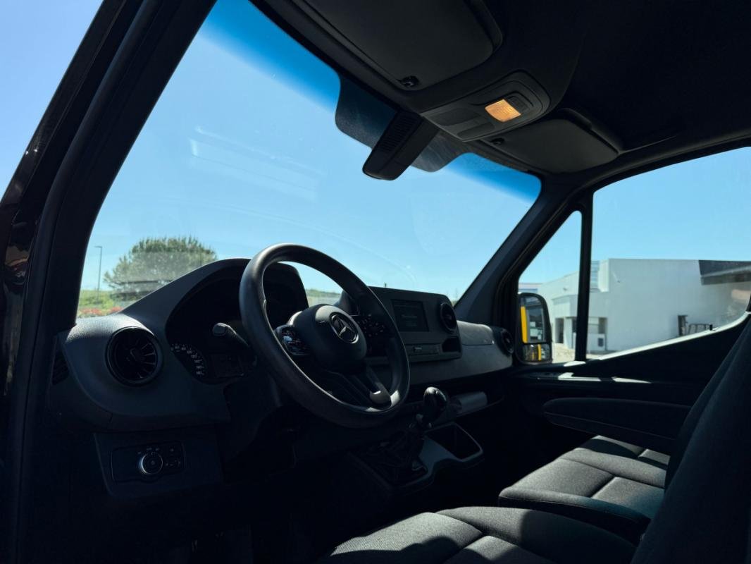 Mercedes Sprinter - Photo 23