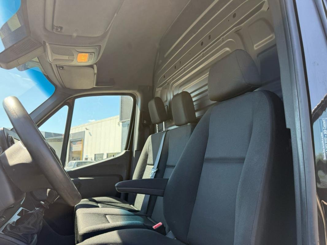 Mercedes Sprinter - Photo 24