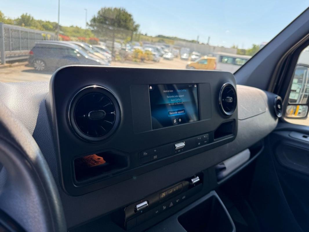 Mercedes Sprinter - Photo 33