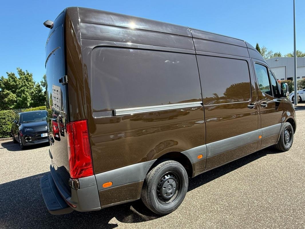 Mercedes Sprinter - Photo 9