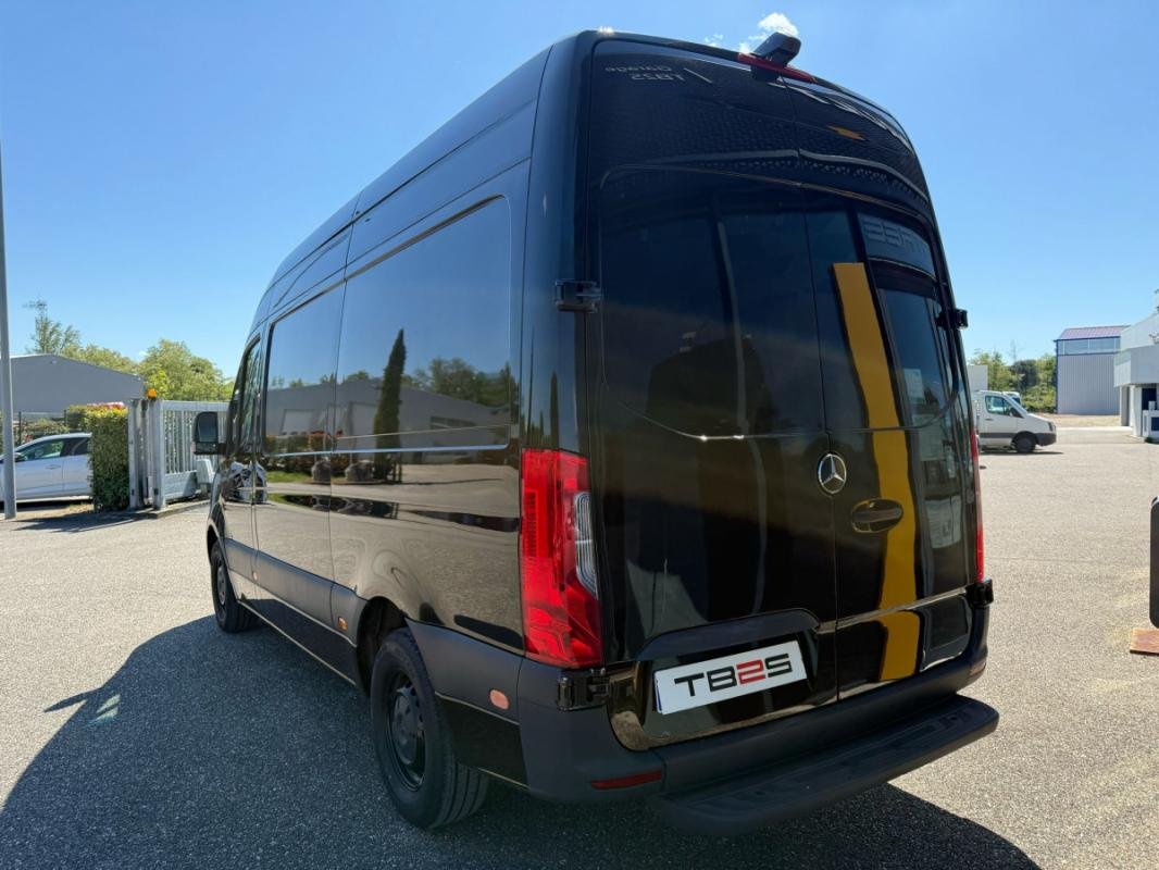 Mercedes Sprinter - Photo 10