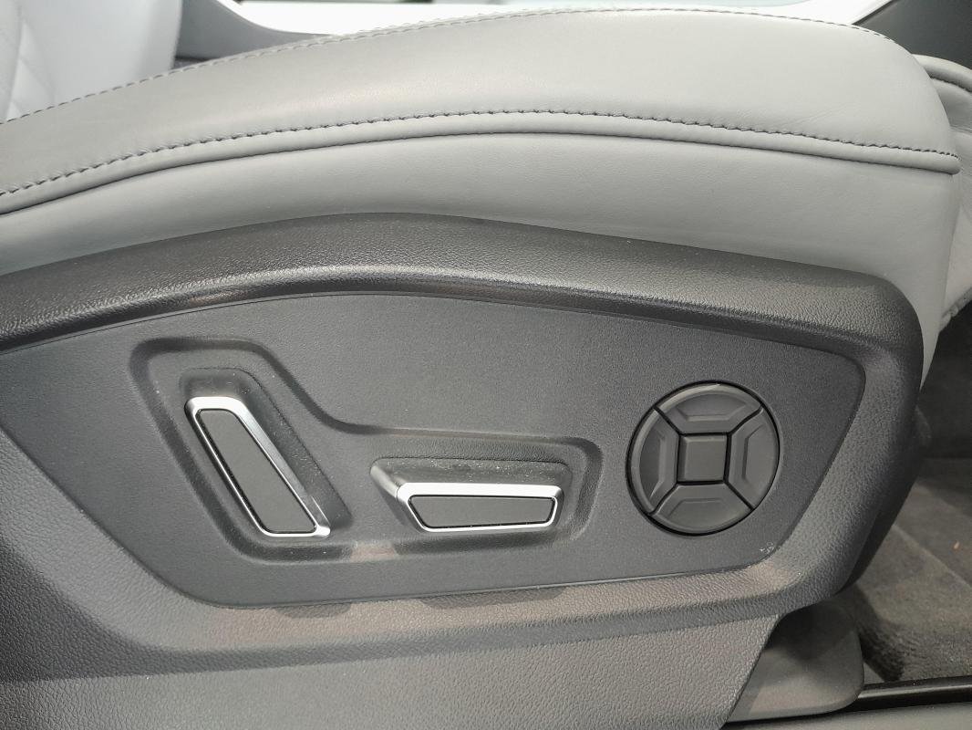 Audi Q8 - Photo 30