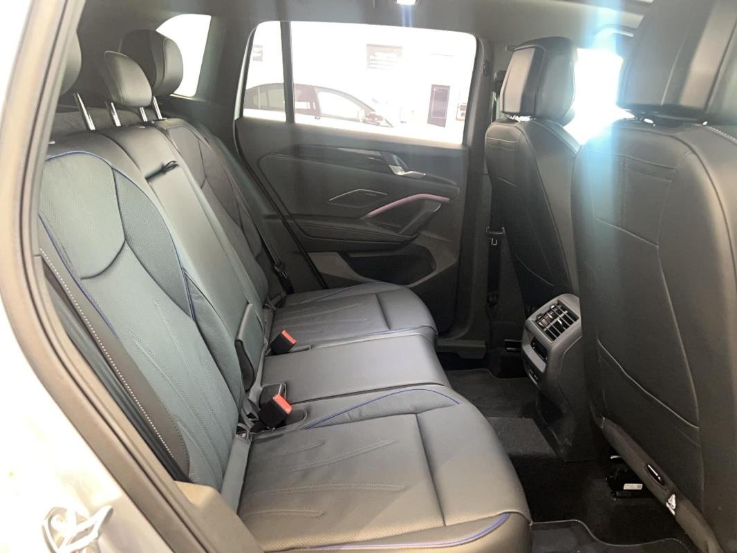 Volkswagen Tiguan - Photo 11