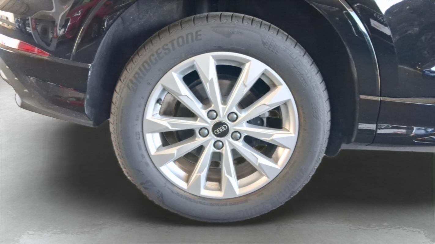 Audi Q3 - Photo 11