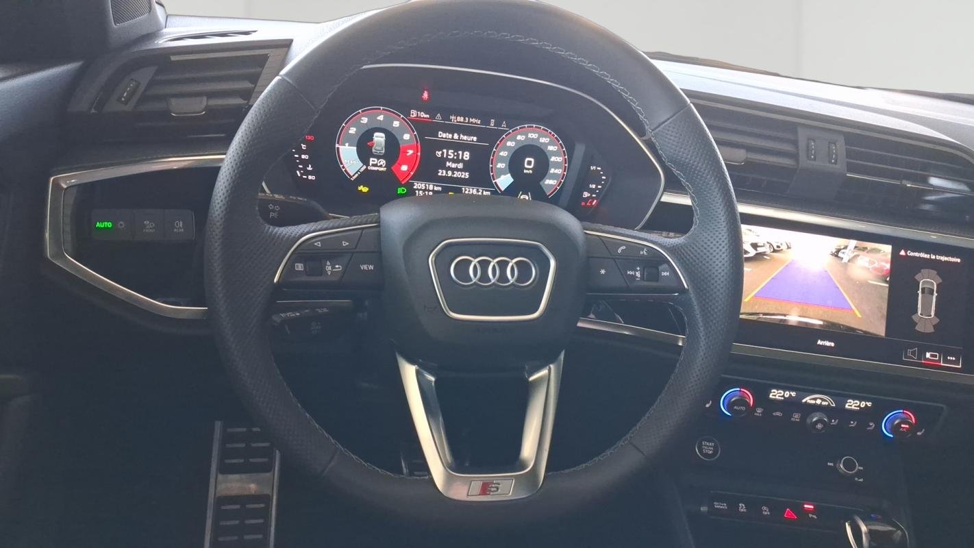 Audi Q3 - Photo 13