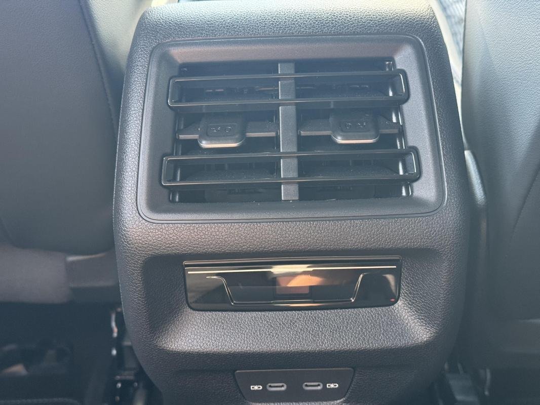 Volkswagen Tiguan - Photo 23