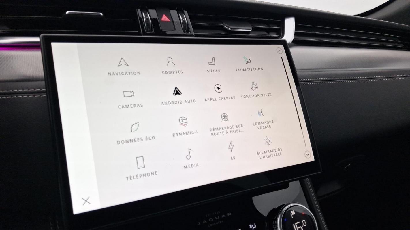 Jaguar F-Pace - Photo 35