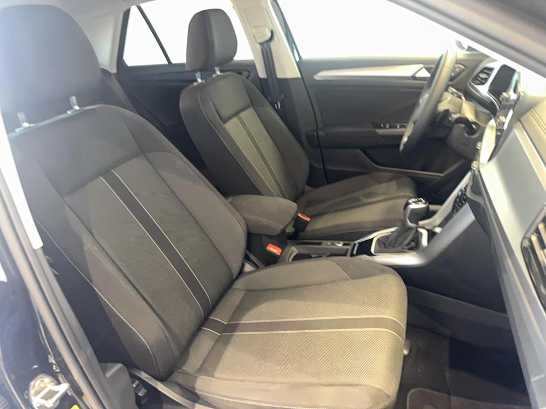 Volkswagen T-Roc - Photo 11