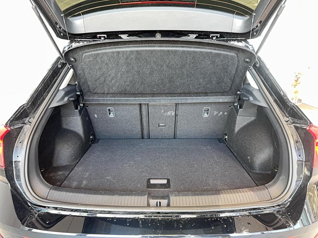 Volkswagen T-Roc - Photo 12