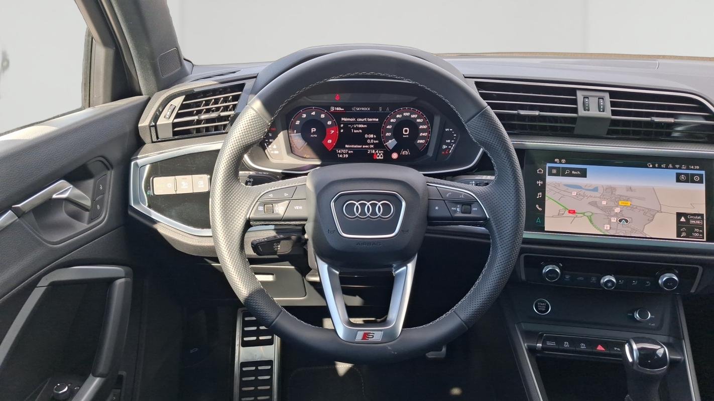 Audi Q3 - Photo 13