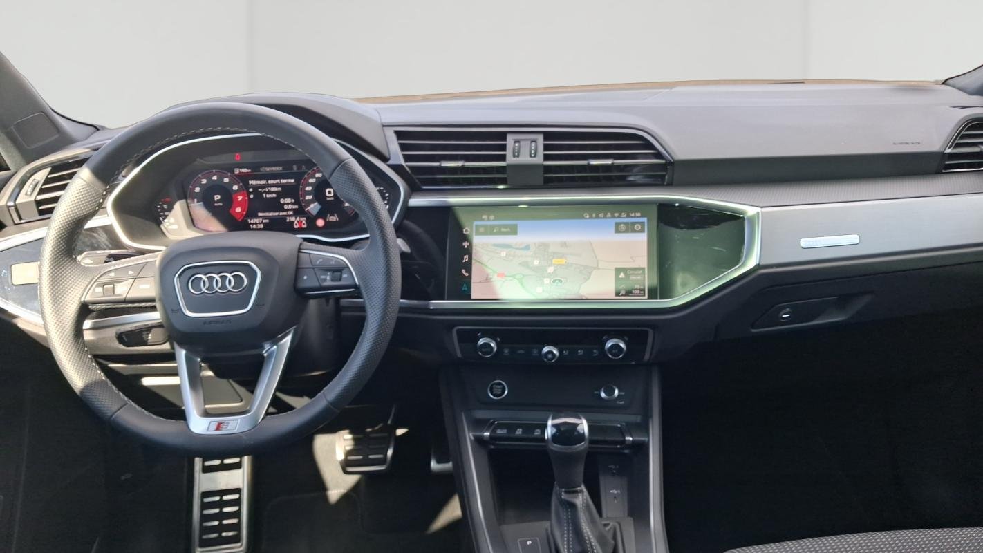 Audi Q3 - Photo 15