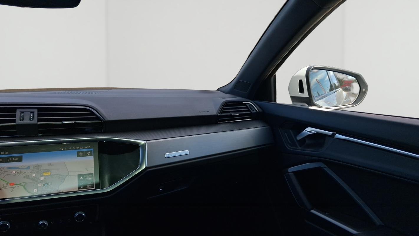 Audi Q3 - Photo 23