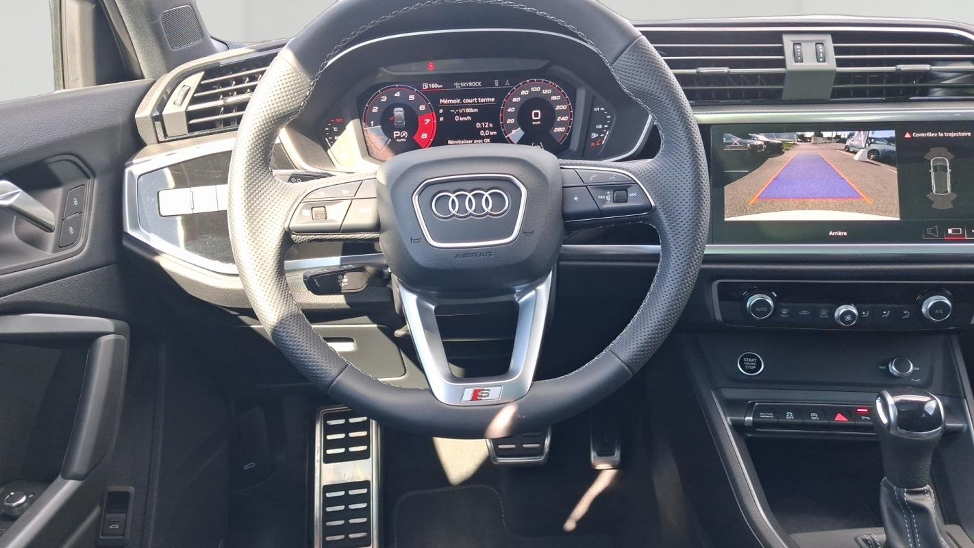 Audi Q3 - Photo 29