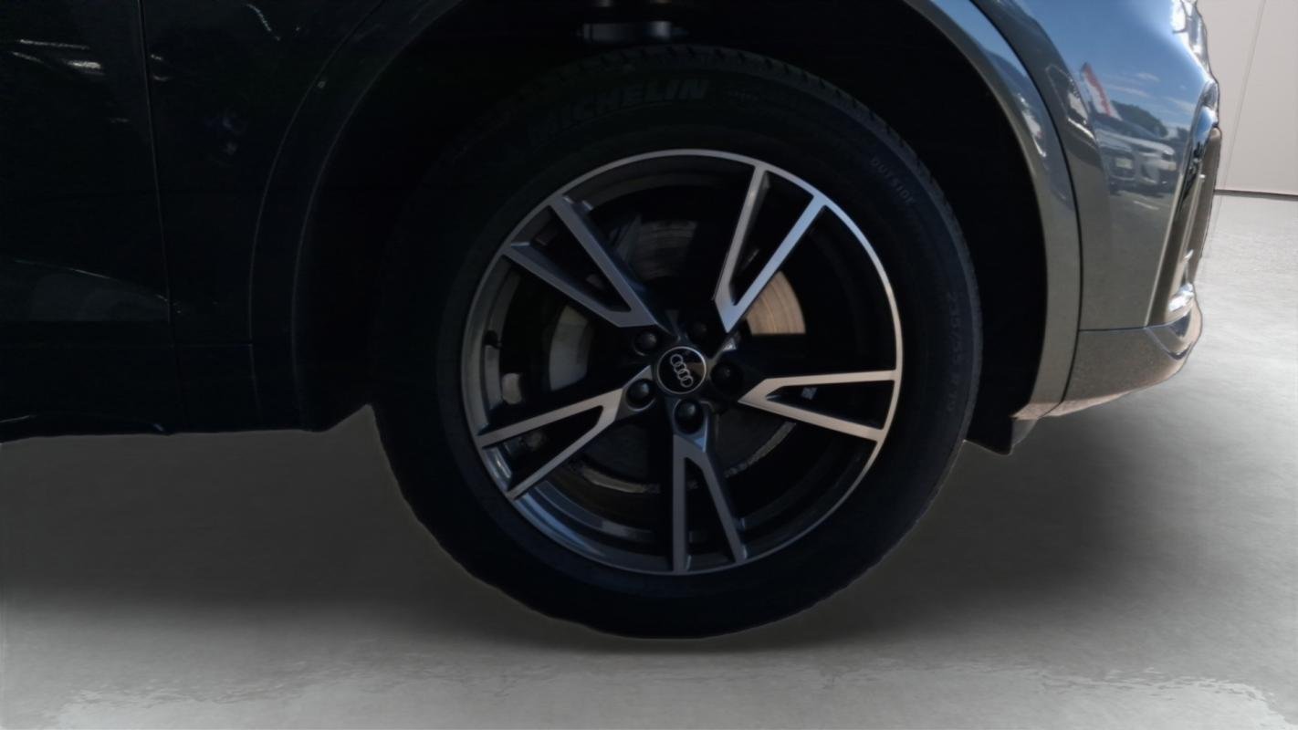 Audi Q5 - Photo 11