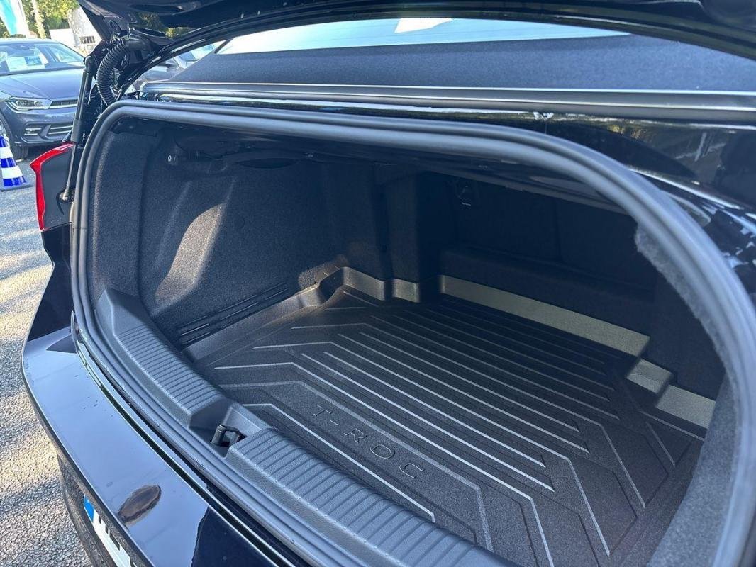 Volkswagen T-Roc - Photo 33