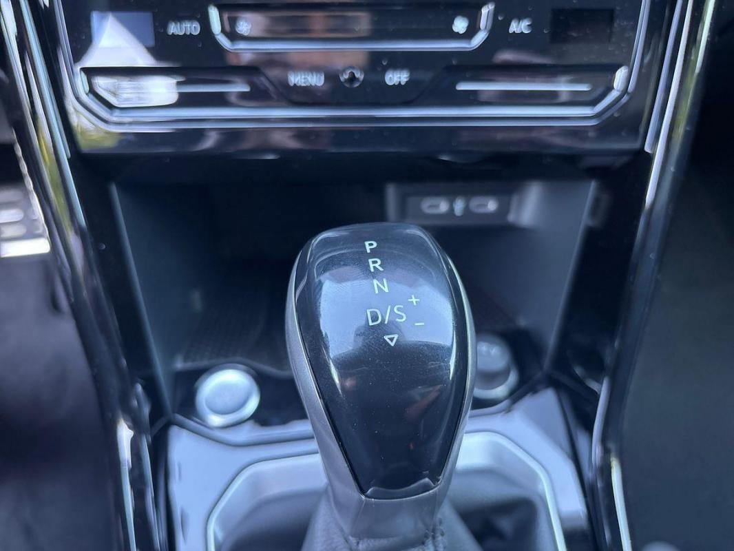 Volkswagen T-Roc - Photo 12