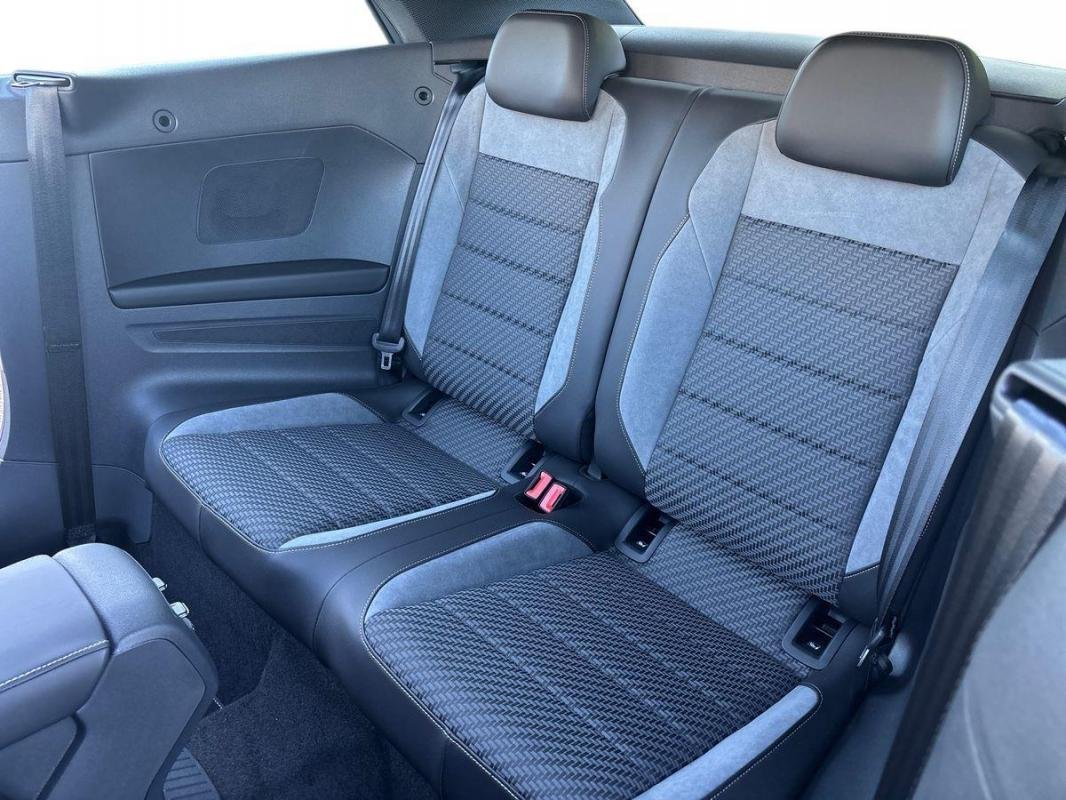 Volkswagen T-Roc - Photo 24