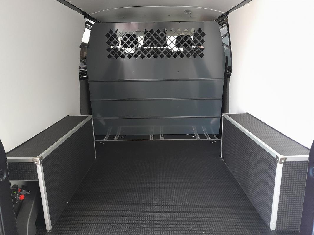 Volkswagen Transporter - Photo 22