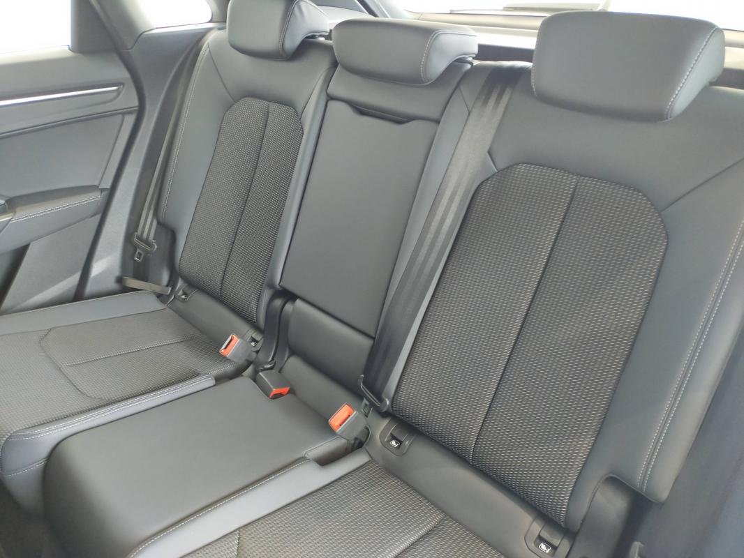 Audi Q3 - Photo 20