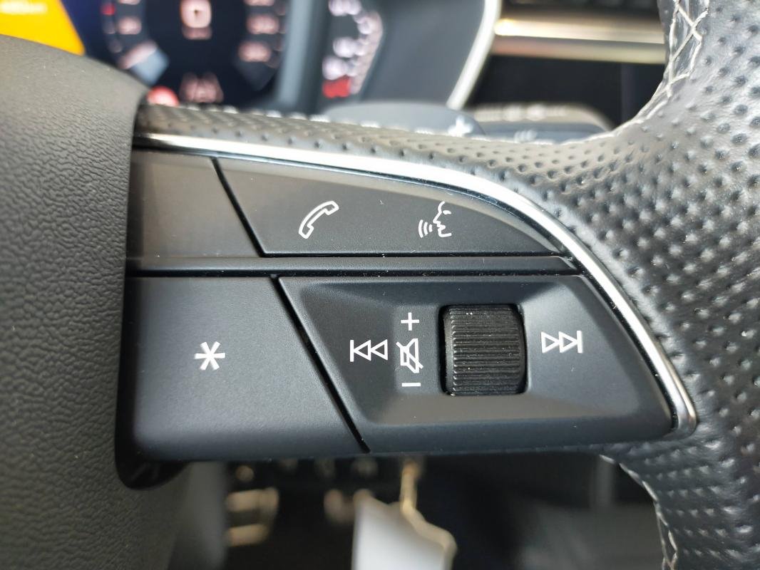 Audi Q3 - Photo 8