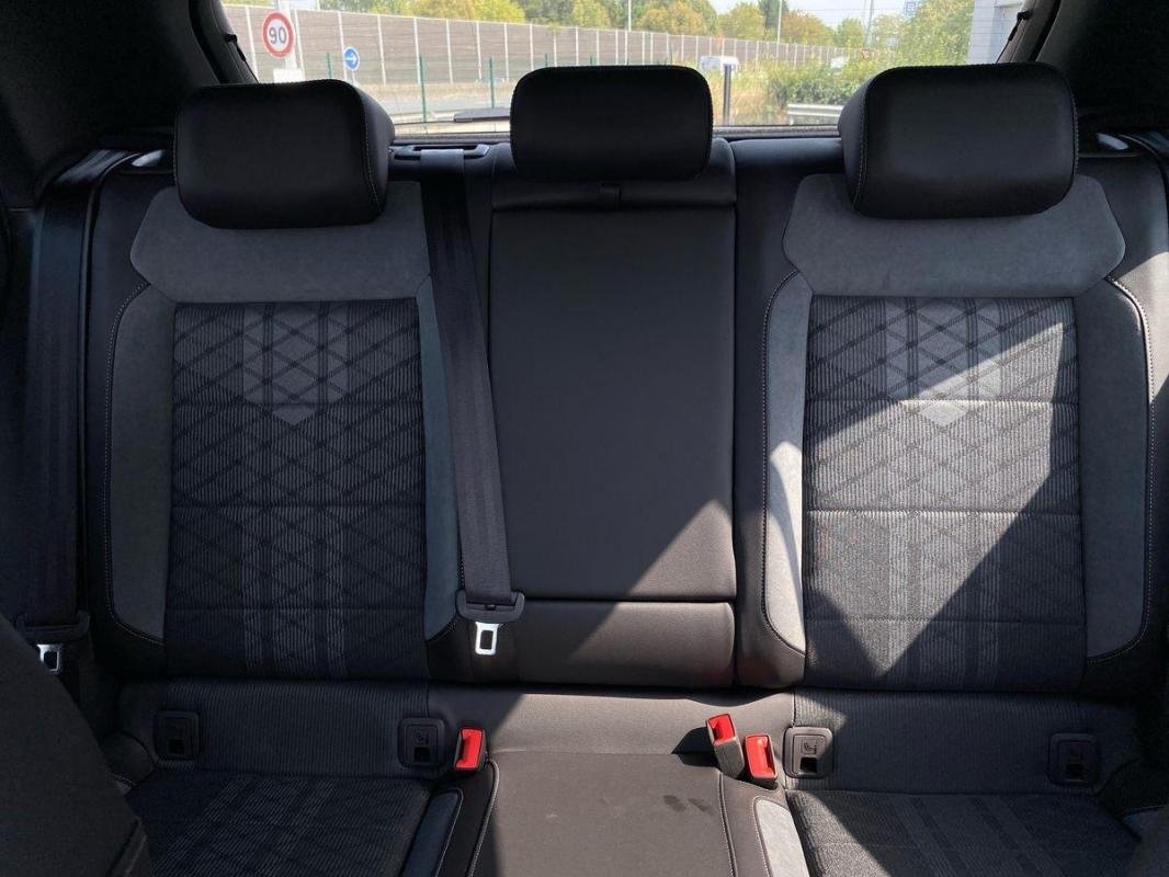 Volkswagen T-Roc - Photo 23