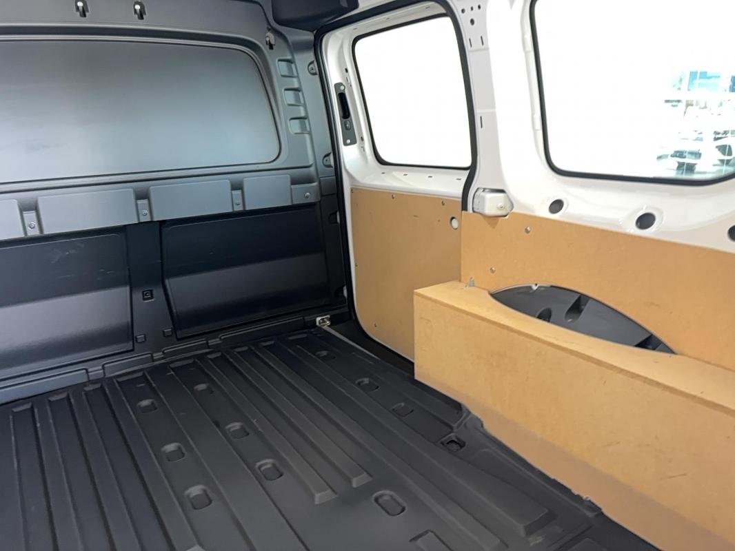 Volkswagen Caddy - Photo 11