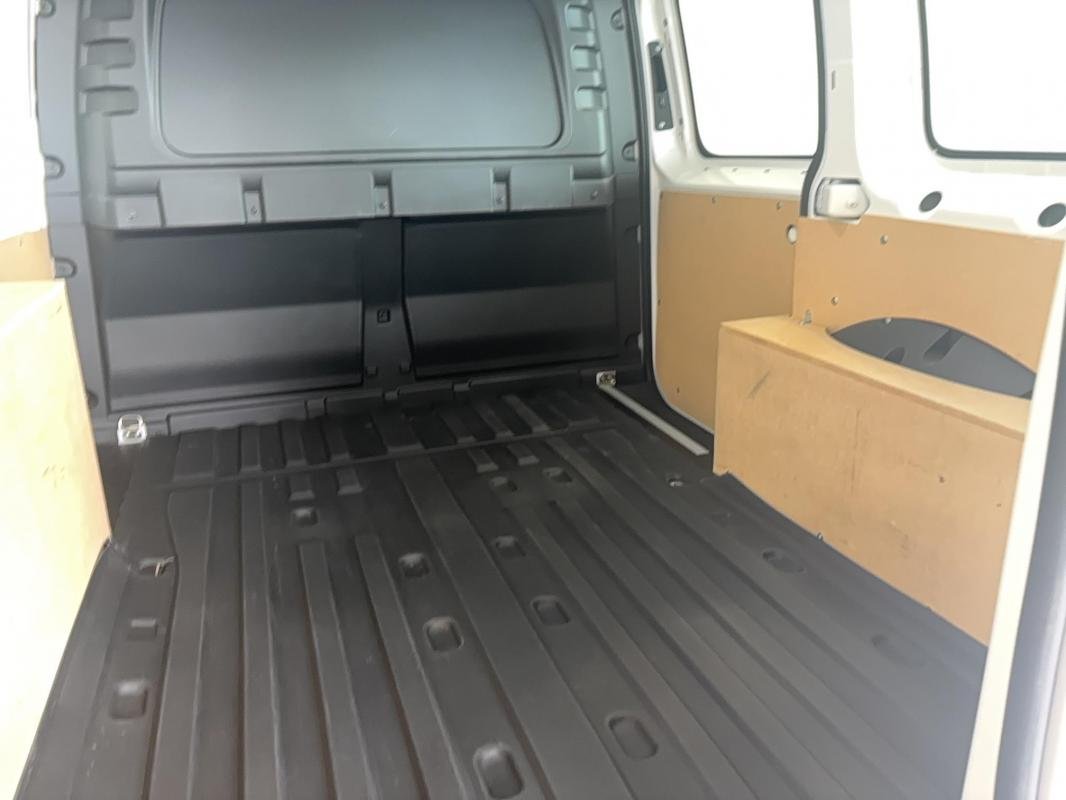 Volkswagen Caddy - Photo 10
