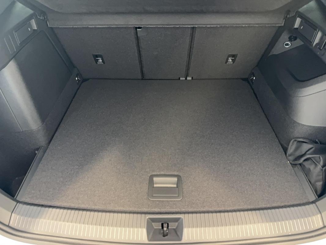 Volkswagen Tiguan - Photo 22