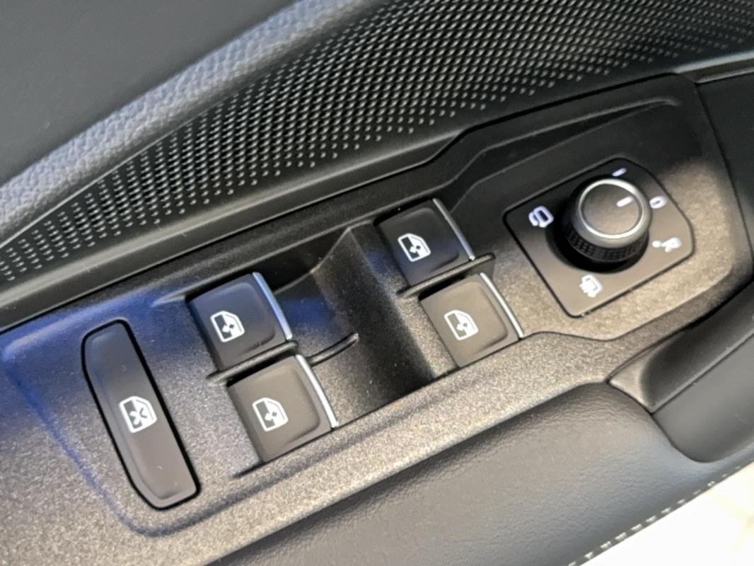 Volkswagen Tiguan - Photo 6