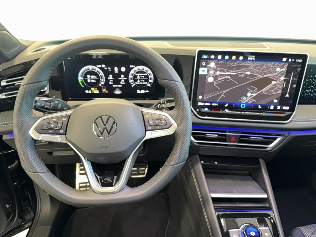 Volkswagen Tiguan - Photo 12