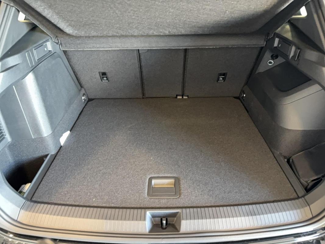 Volkswagen Tiguan - Photo 21