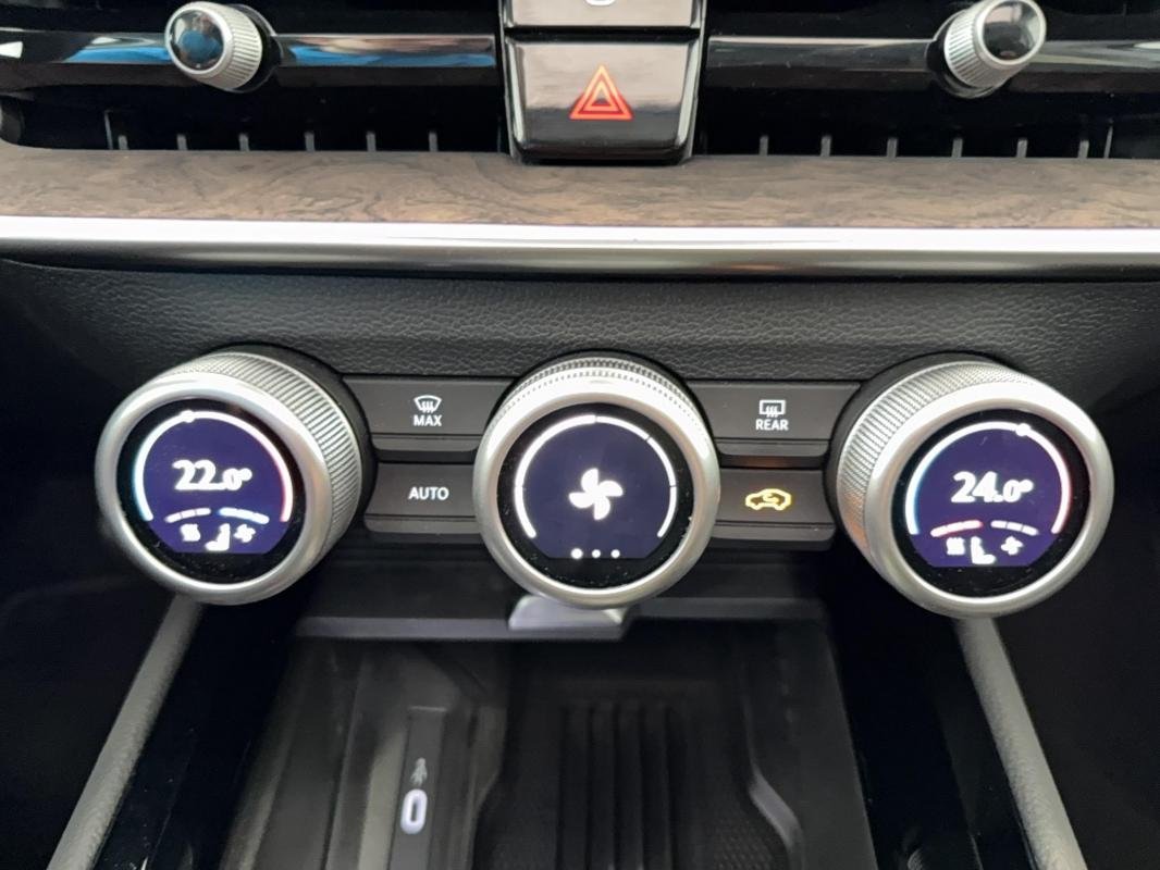 Skoda Superb Combi - Photo 12