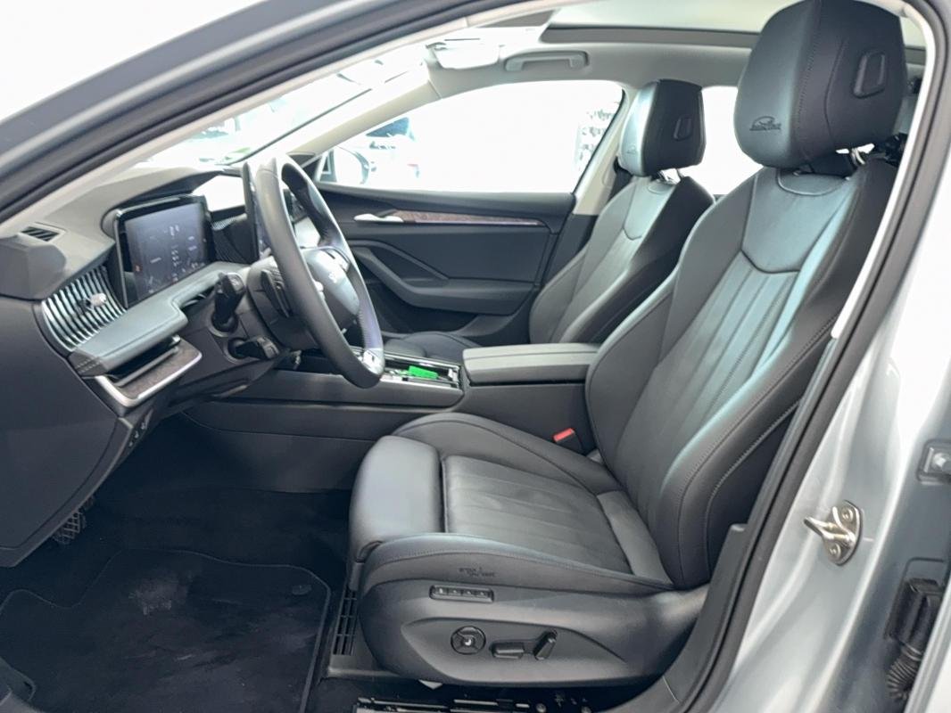 Skoda Superb Combi - Photo 19
