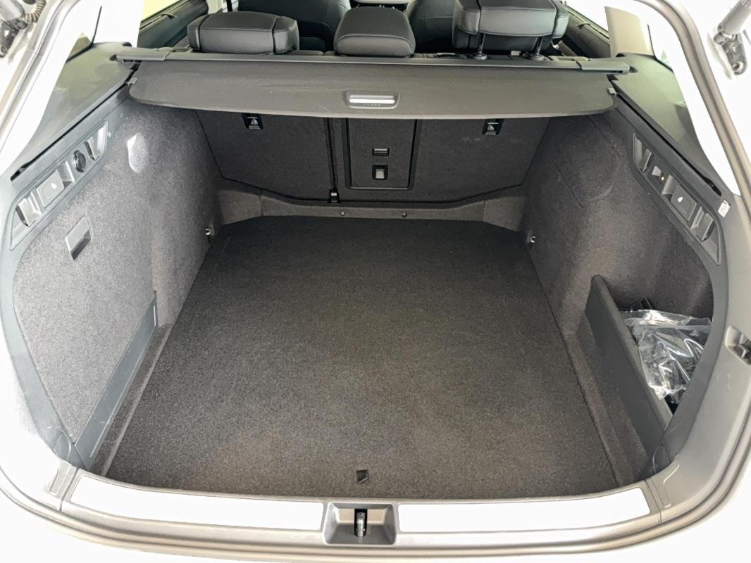 Skoda Superb Combi - Photo 23
