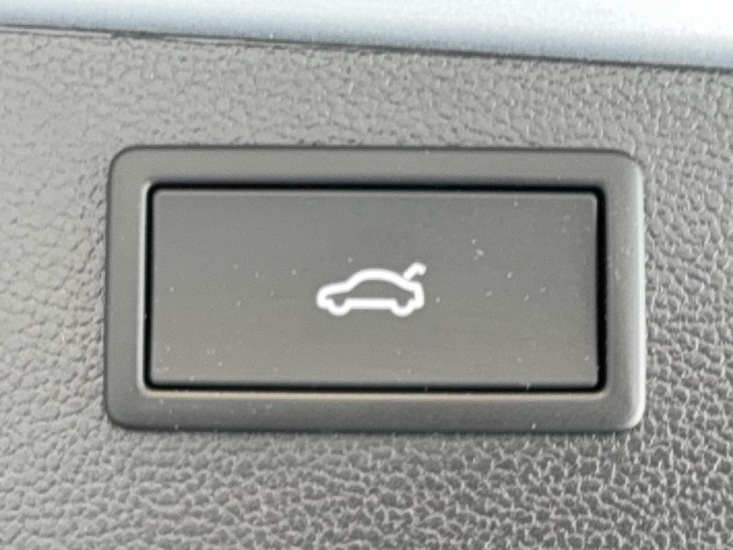 Skoda Superb Combi - Photo 24
