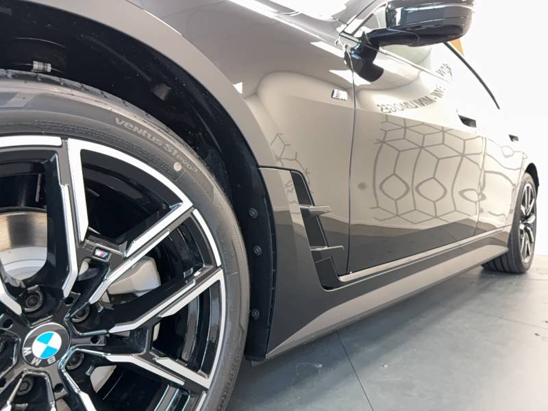 BMW i4 - Photo 18