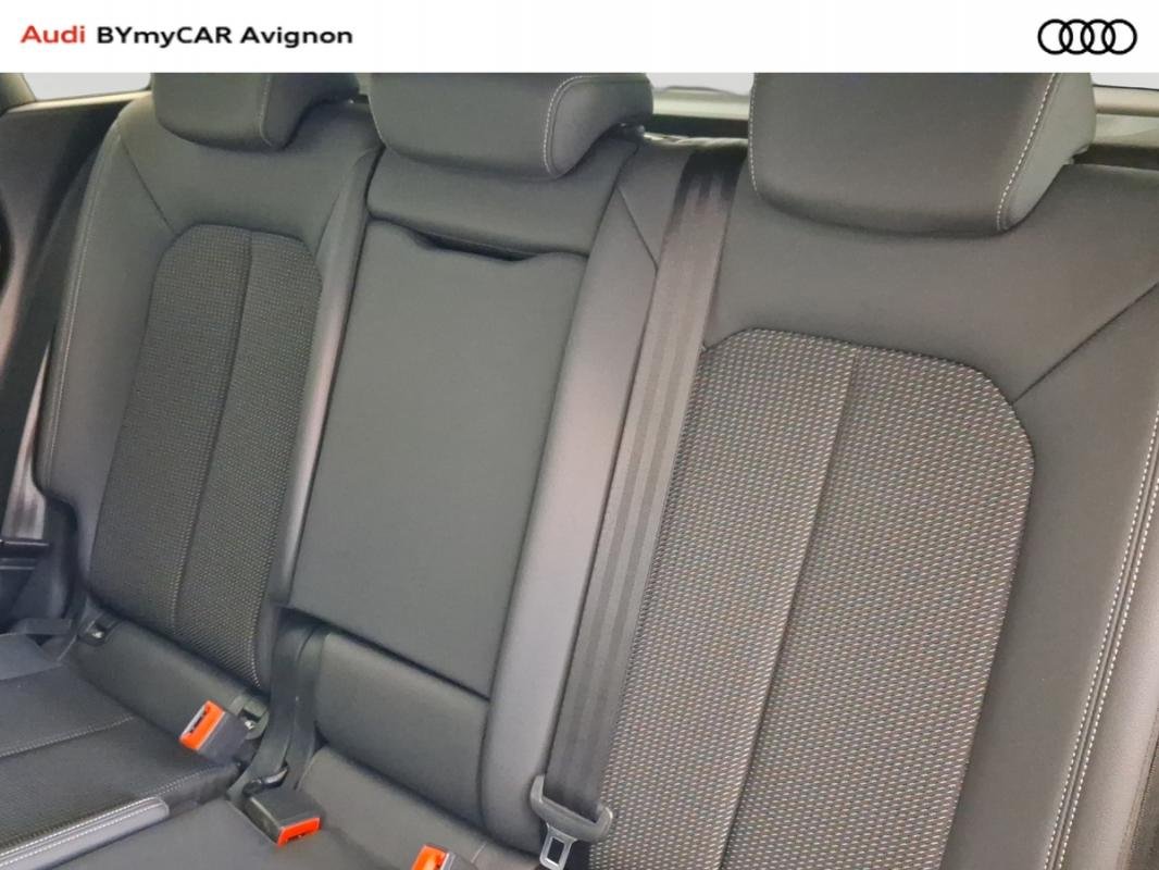 Audi Q3 - Photo 20