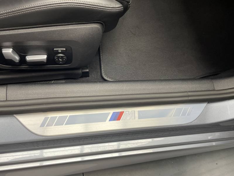 BMW Série 8 - Photo 18