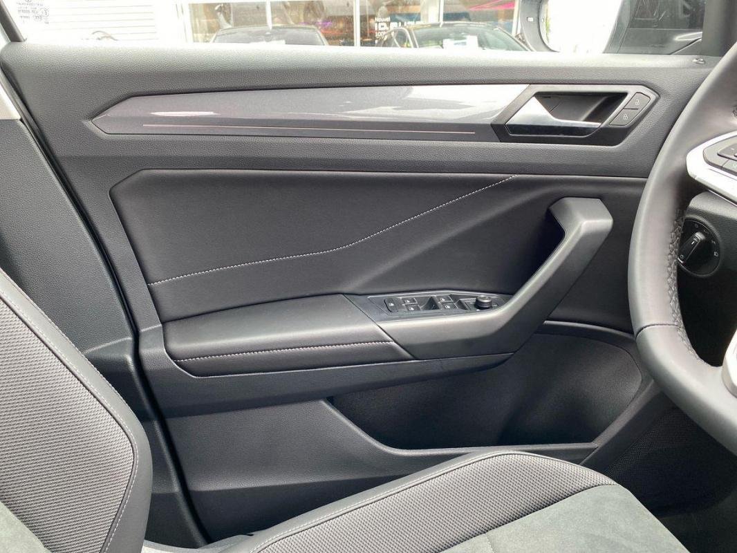 Volkswagen T-Roc - Photo 16