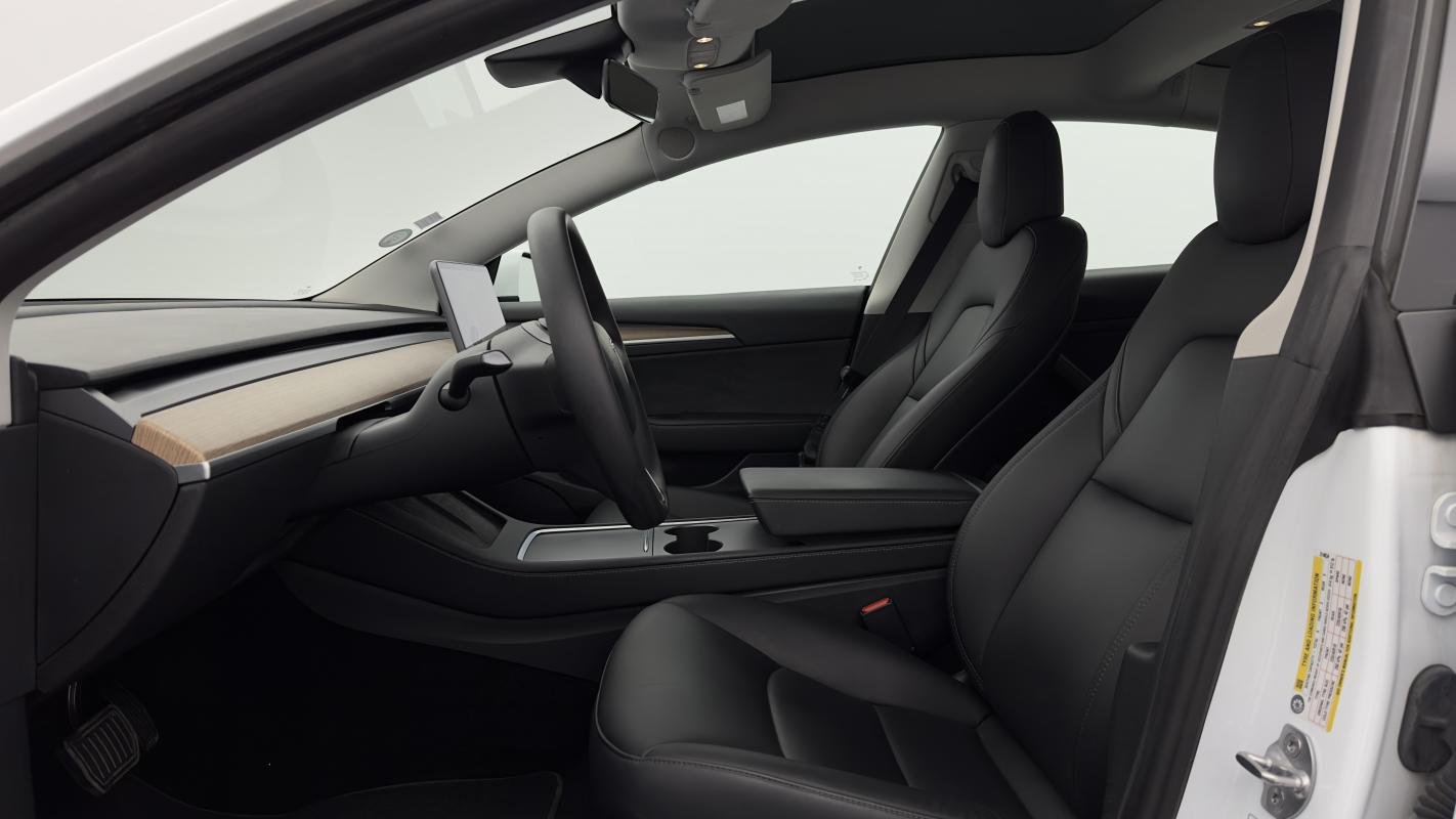 Tesla Model 3 - Photo 11