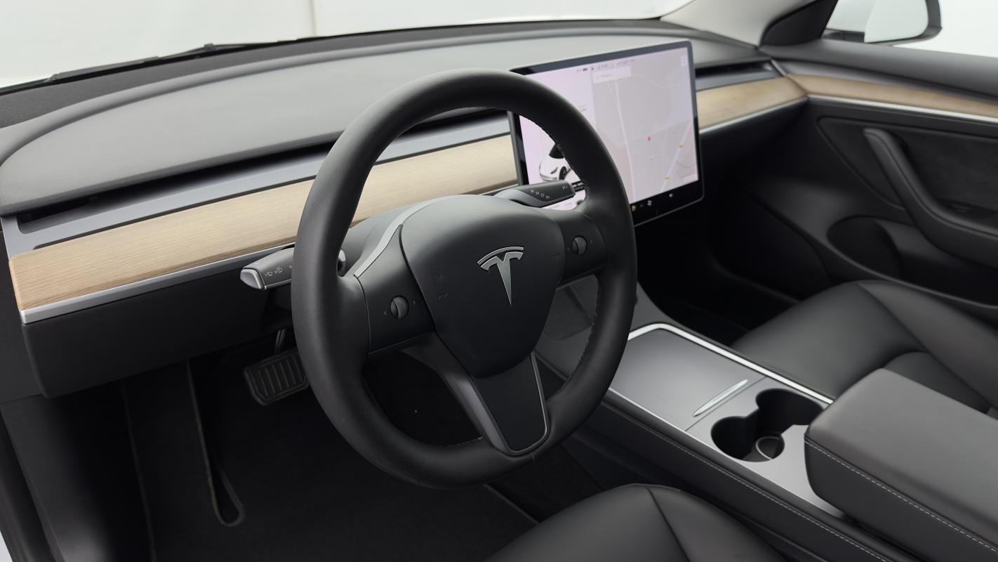 Tesla Model 3 - Photo 12