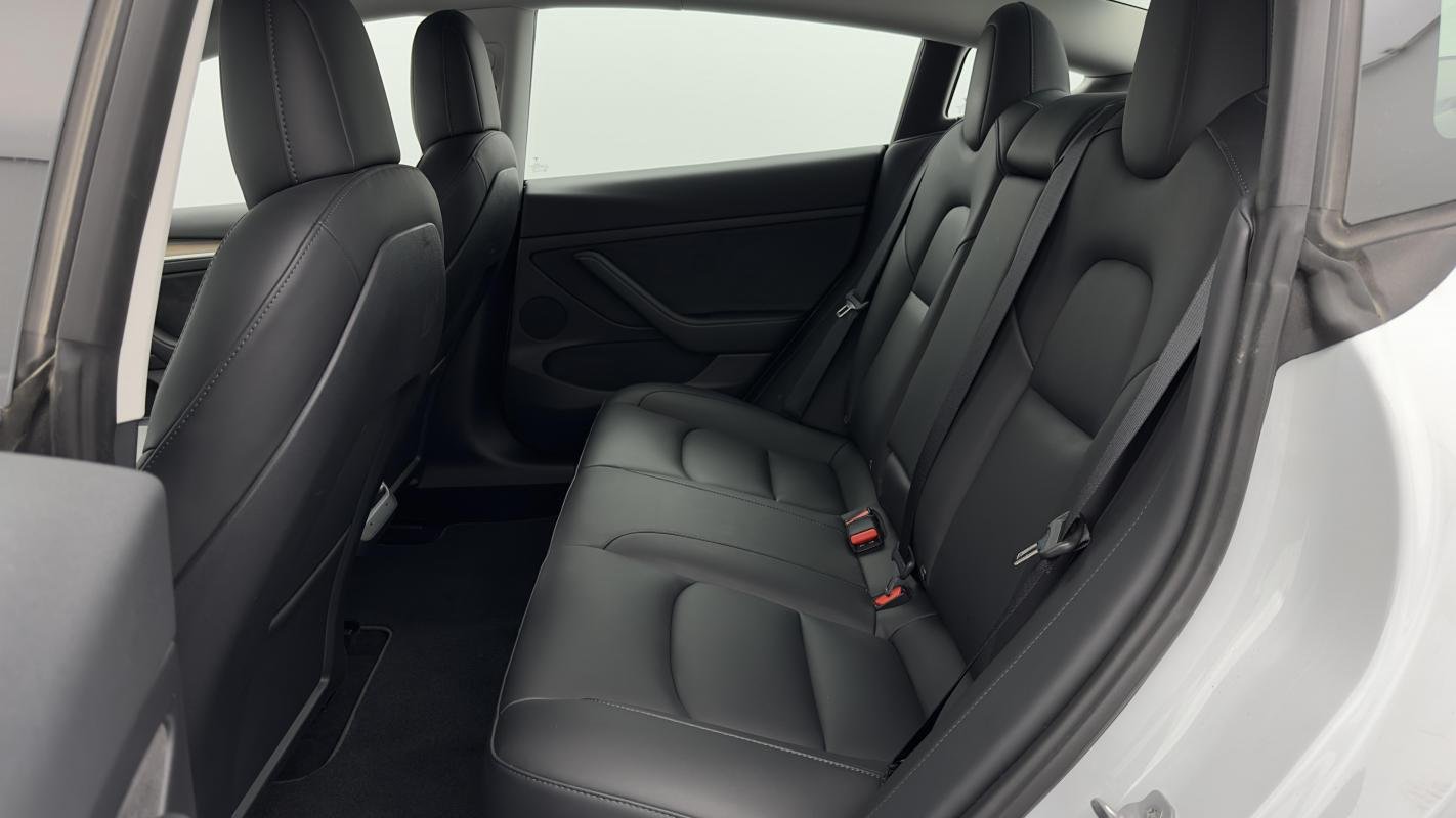 Tesla Model 3 - Photo 13