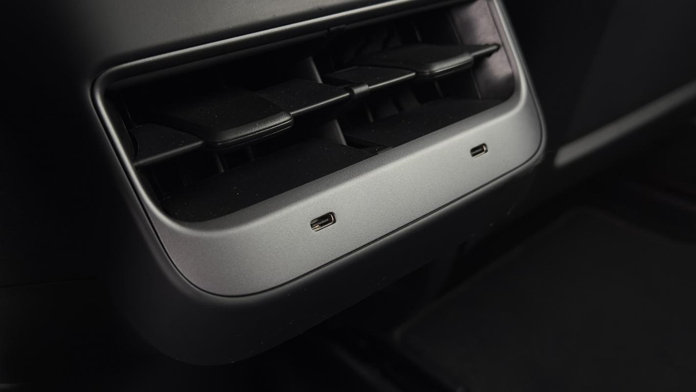 Tesla Model 3 - Photo 17