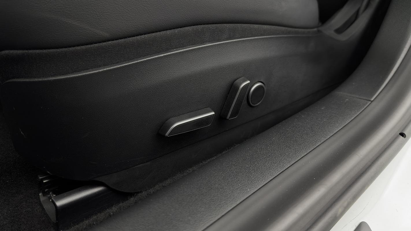 Tesla Model 3 - Photo 18