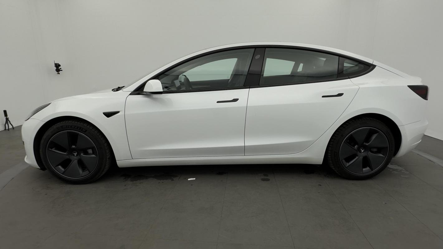 Tesla Model 3 - Photo 2