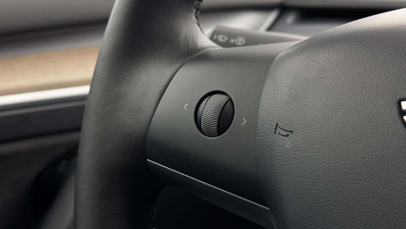 Tesla Model 3 - Photo 21
