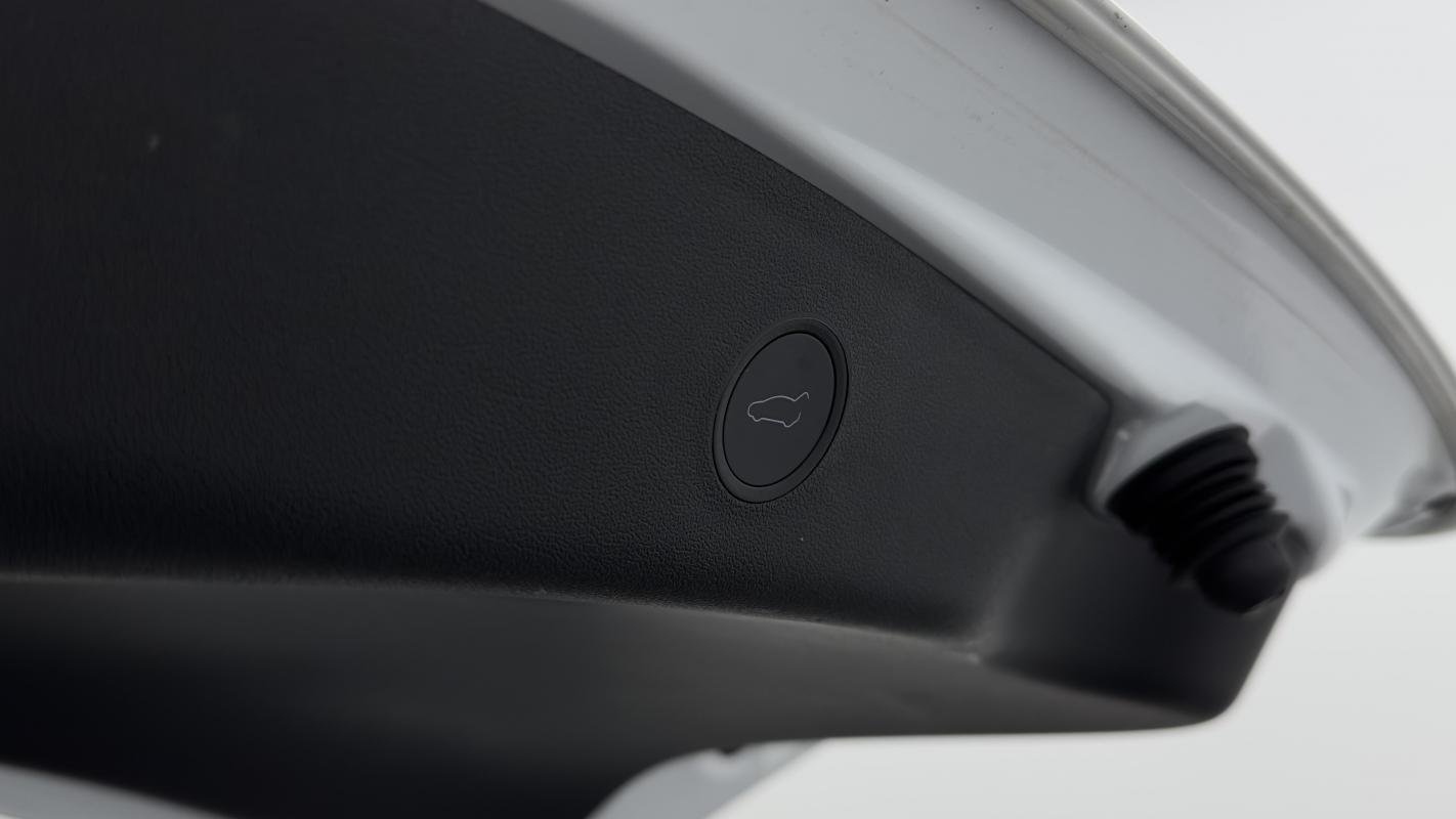 Tesla Model 3 - Photo 25