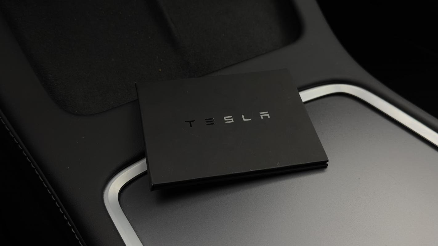Tesla Model 3 - Photo 42