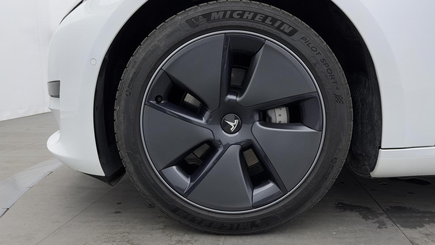 Tesla Model 3 - Photo 9