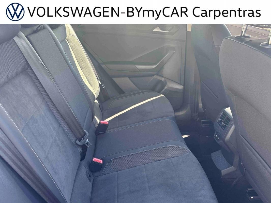 Volkswagen T-Roc - Photo 23